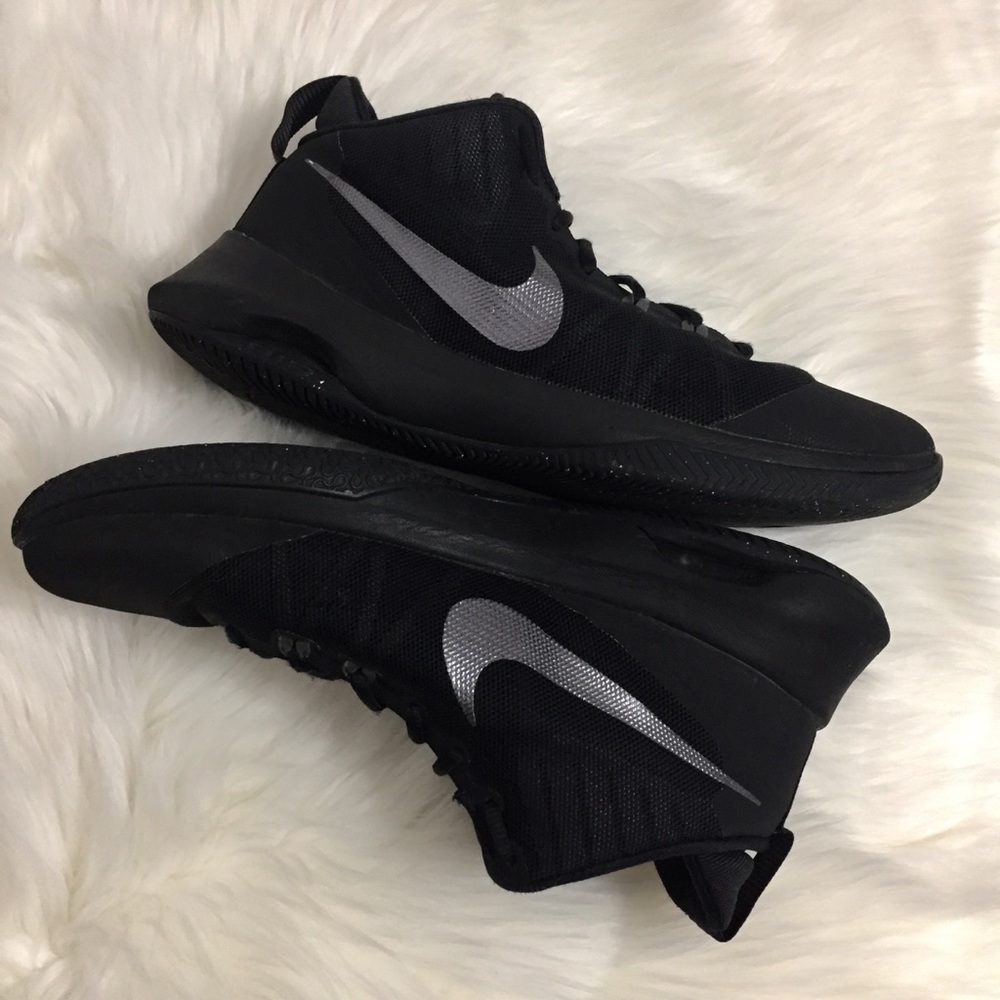 Nike Air Versitile NBK Black | Size 10